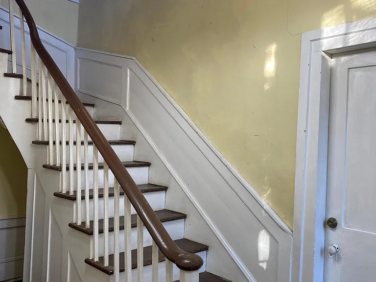 105 Church St — Photo 3