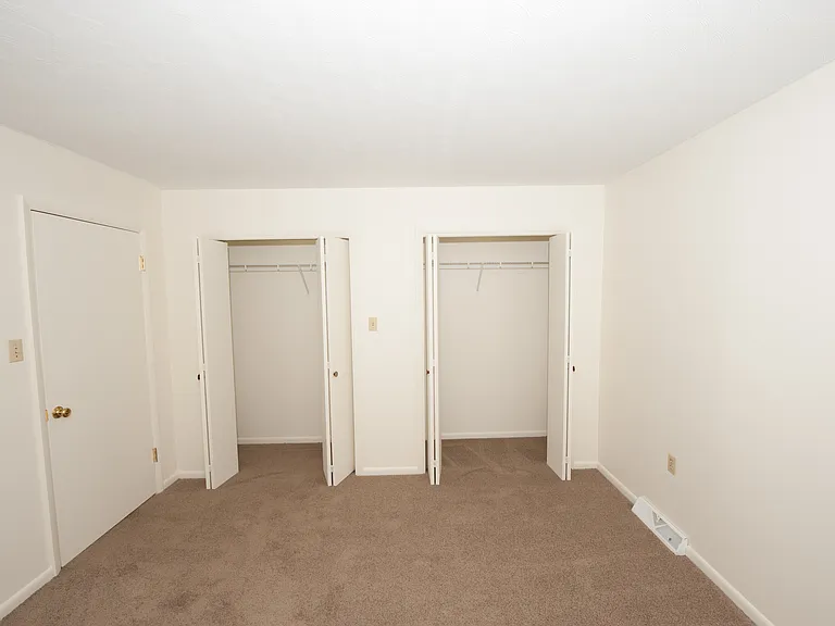 1402 Walnut St #1 — Photo 16