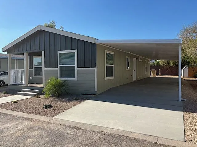2 bed, 2.0 bath, 1216 sqft, $1,430 — Photo 2