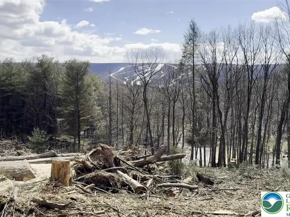 Northcreek Rd, Palmerton, PA 18071