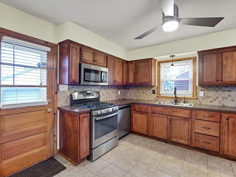 2608 Meadow Dr — Photo 22