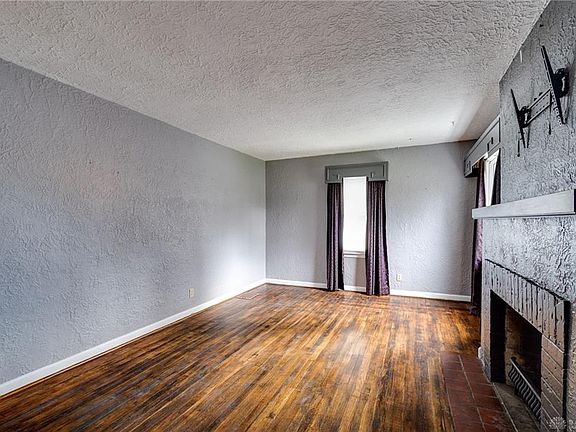 5th image of 133 Thelma Ave
