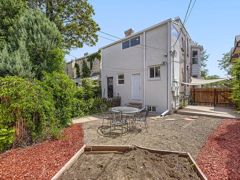 543 N Logan St — Photo 12