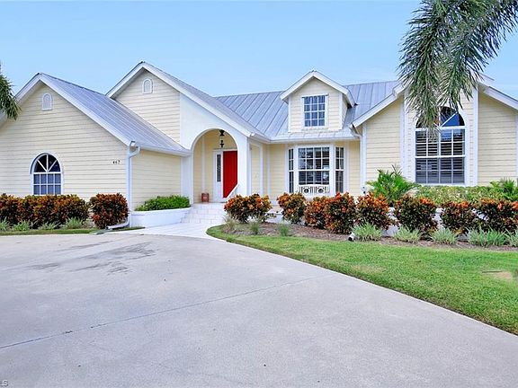 2nd image of 467 Nassau Ct