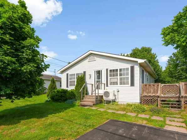 73 River Ridge Dr E, Charlottetown, PE C1C 1R1