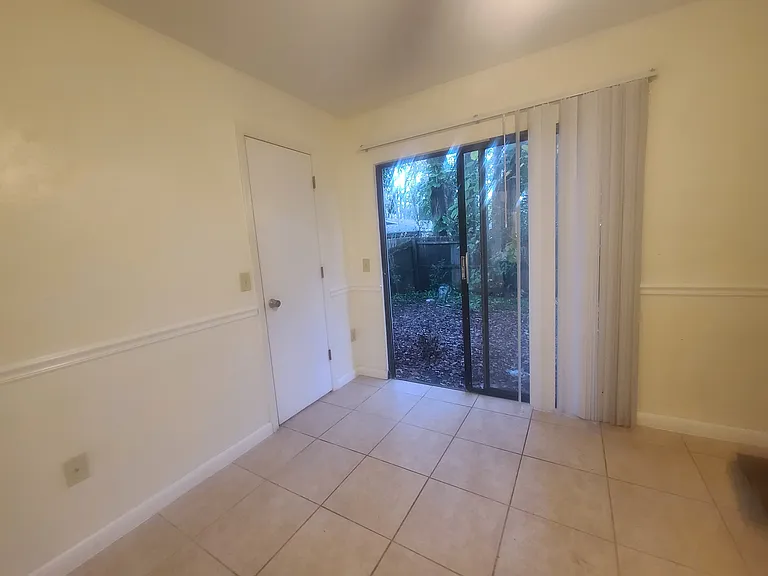 2842 SW 38th Pl — Photo 17