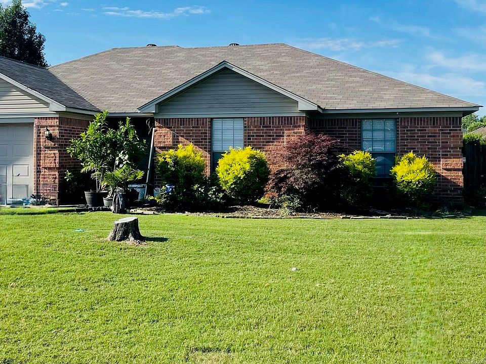 1st image of 2855 Makenzie Dr