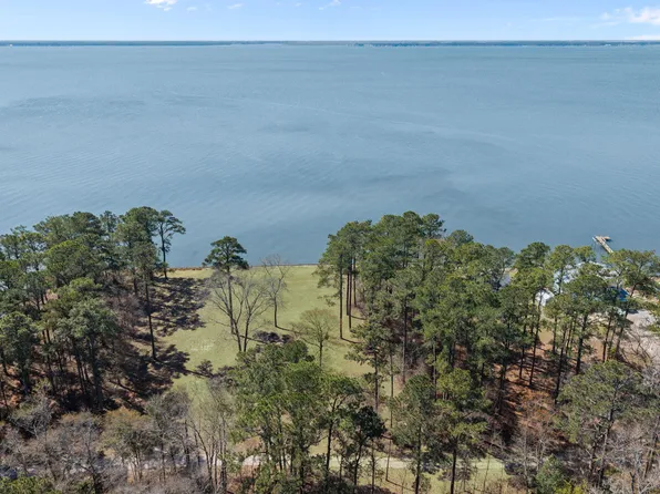 403 Chambers Point Road, Belhaven, NC 27810