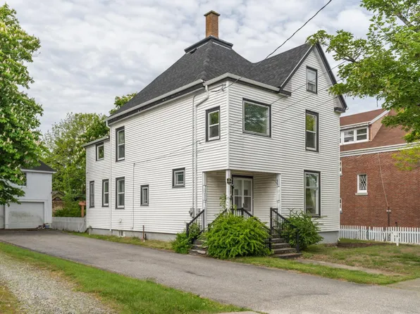 13 Porter St, Yarmouth, NS B5A 2Y7