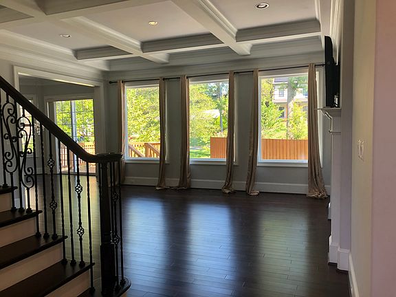 3rd image of 2233 Whitcomb Pl