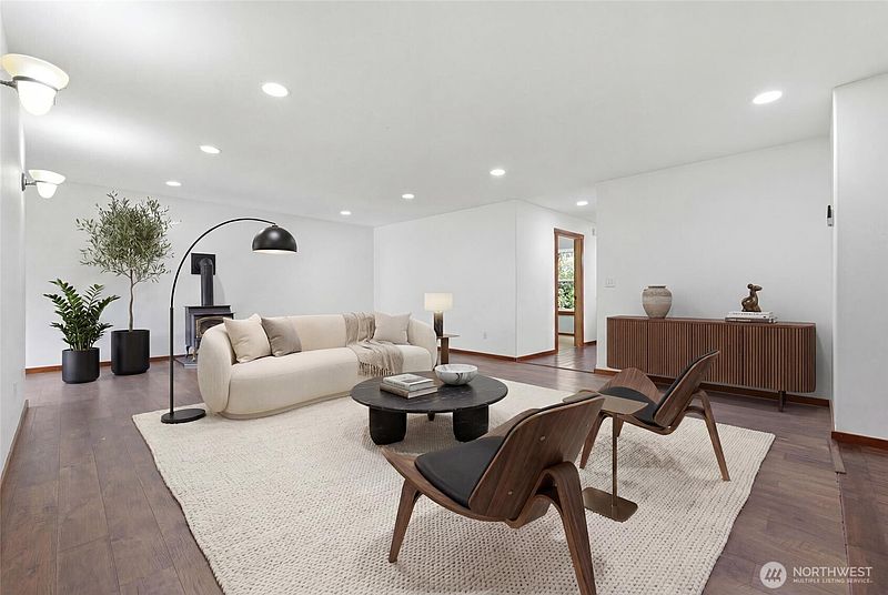 3rd image of 4342 Herring Street