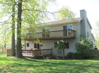 625 Deer Lake Dr E, Carbondale, IL 62901