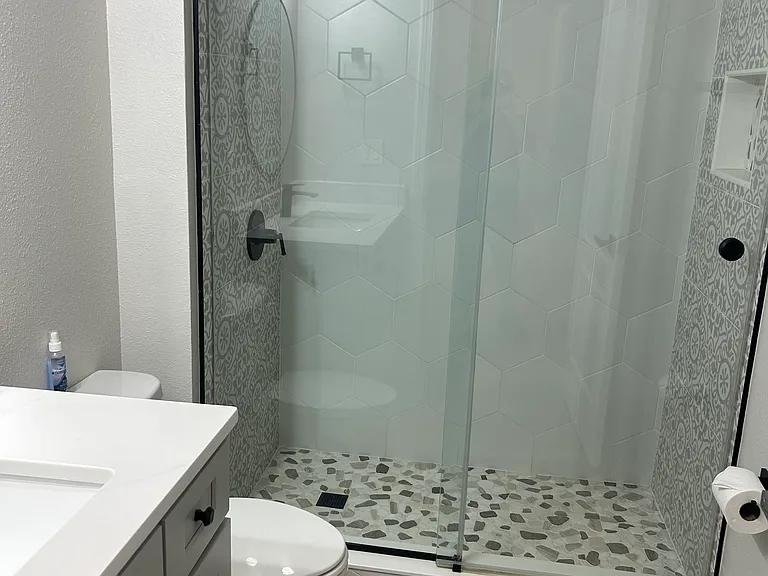 186 Granite City Ave — Photo 10