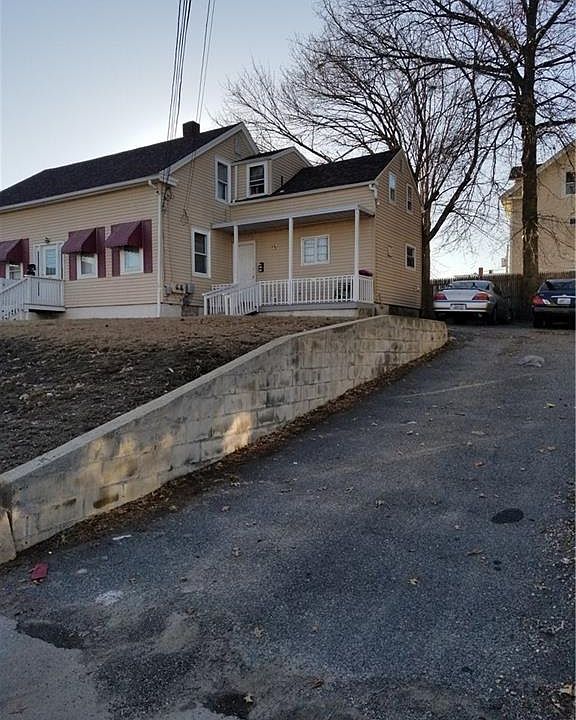 2nd image of 302 Academy Ave