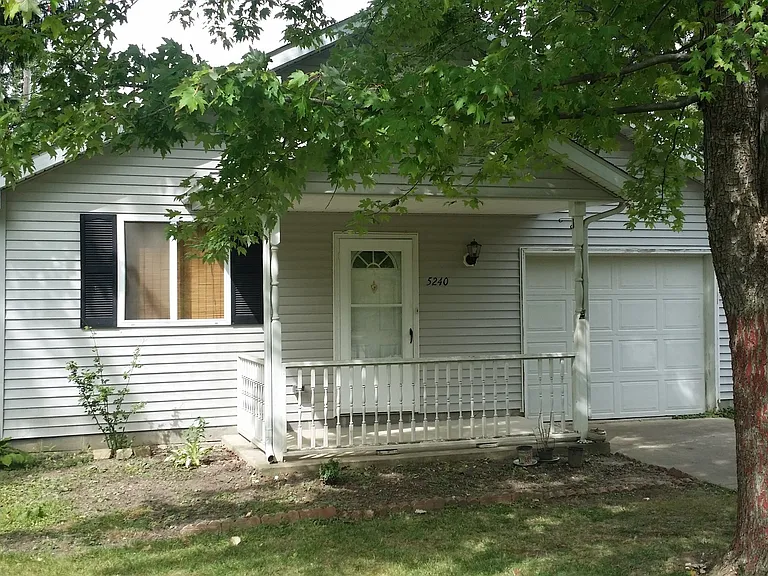 5240 Farr Ave — Photo 2