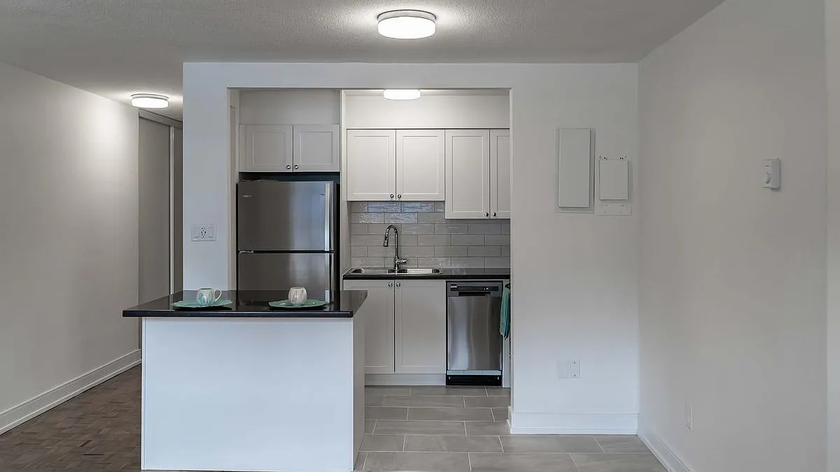 490 Nelson Avenue — Photo 4
