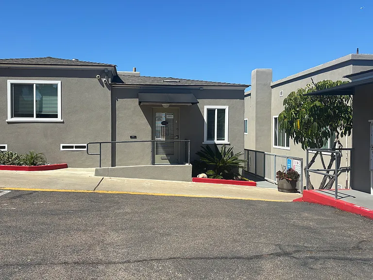 SILVER SPRAY APARTMENTS — Photo 3