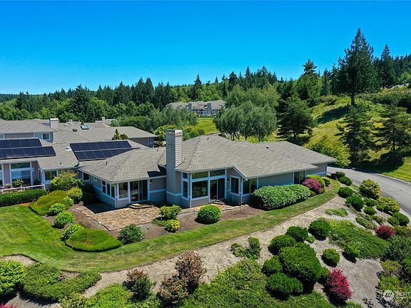3rd image of 71 Martingale Place