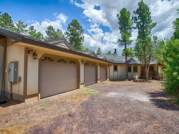 3rd image of 5058 Hilltop Dr