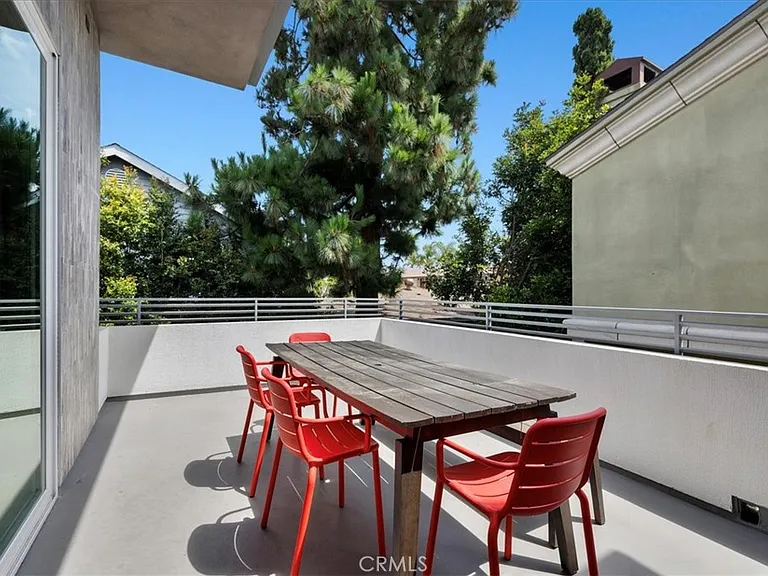 2415 Carnegie Ln #C — Photo 42