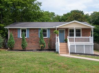 206 S Valley Rd, Hendersonville, TN 37075