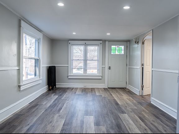 3rd image of 540 Front St
