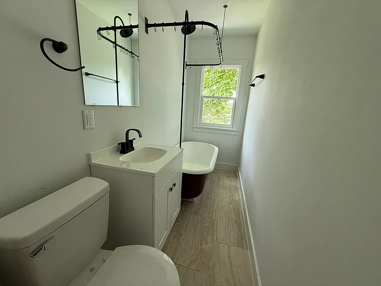 642 Water St #3 — Photo 6