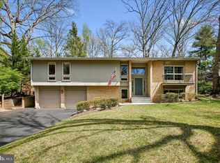 1440 Aldenham Ln, Reston, VA 20190