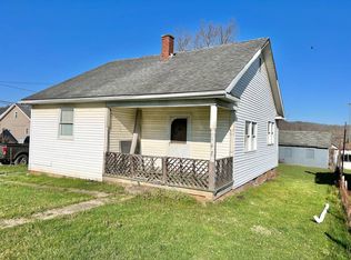9 4th St, Spelter, WV 26404