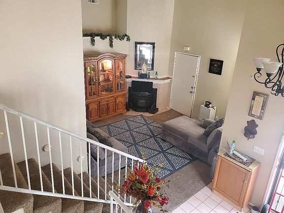 5th image of 14836 Rosemary Dr