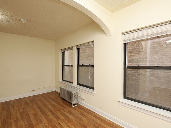 5th image of 5417 N Kenmore Ave #703