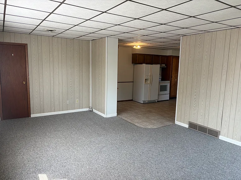 100 Grace Ave #1 — Photo 2