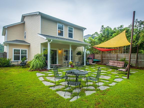 3rd image of 1521 Thoroughbred Blvd