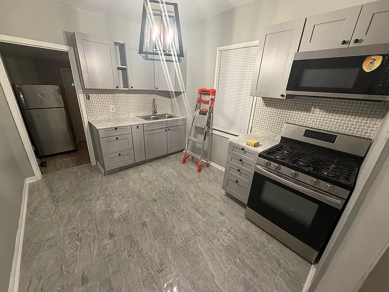 439 Jackson St — Photo 5