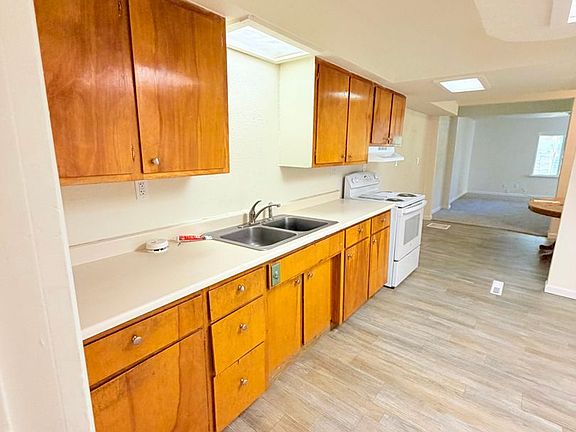 4th image of 1006 5th Ave N #1006