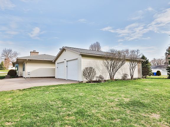 3rd image of 2775 Hrinda Dr