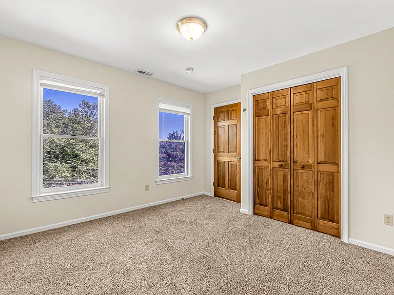 33 Serafin Ct — Photo 20