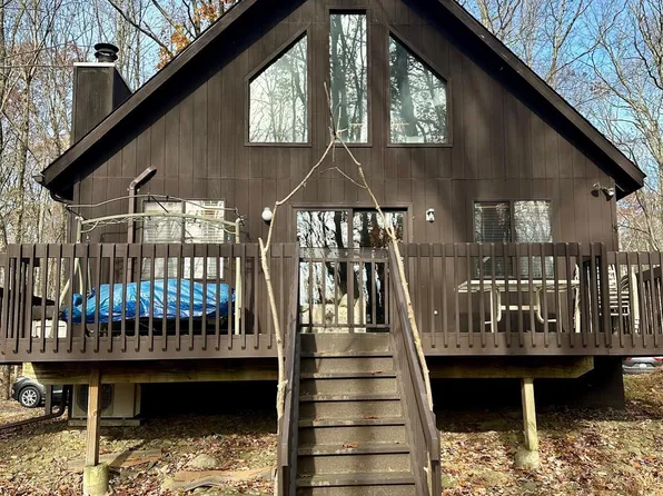 131 Wild Meadow Dr, Milford, PA 18337