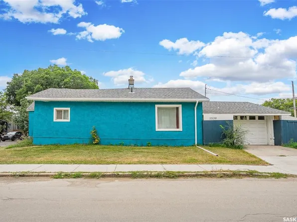 1539 B AVENUE N, Saskatoon, SK S7L 1G9
