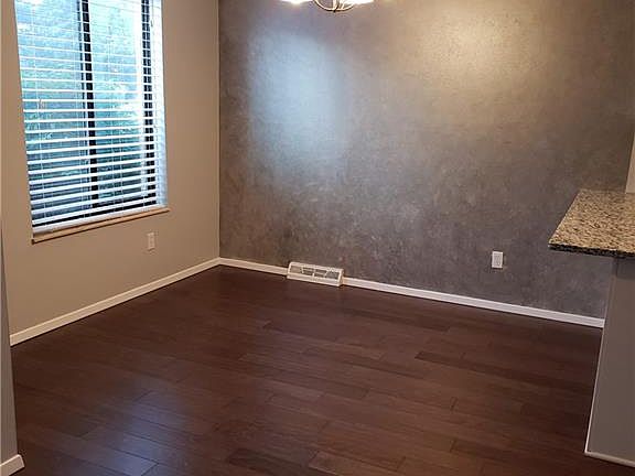 4th image of 861 Tollis Pkwy #6