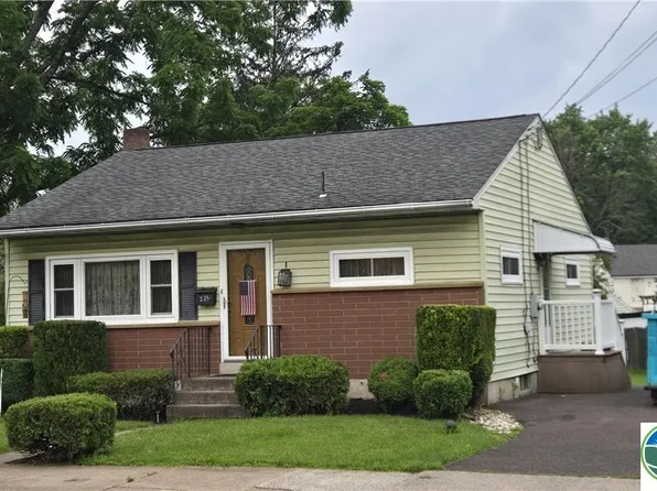 235 S Main St, Quakertown, PA 18951