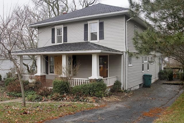 1st image of 319 Division St N