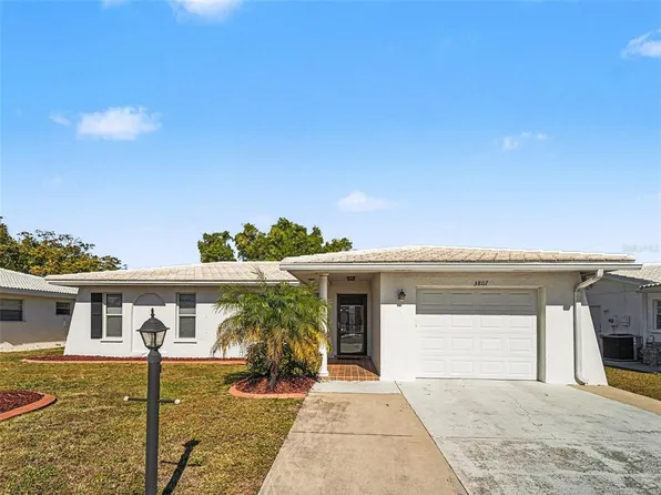 3807 Chinaberry Rd, Bradenton, FL 34208