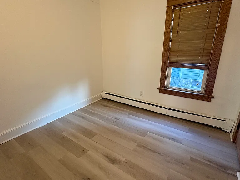 826-28 Hampton Ave #2 — Photo 6