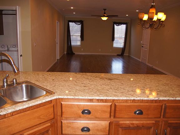 5th image of 13 S Prairie Dunes Dr