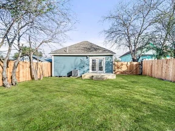Spacious backyard area