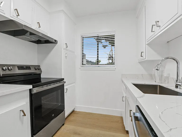 343 Palos Verdes — Photo 13