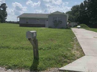 57 Greenview Dr, Jackson, TN 38305