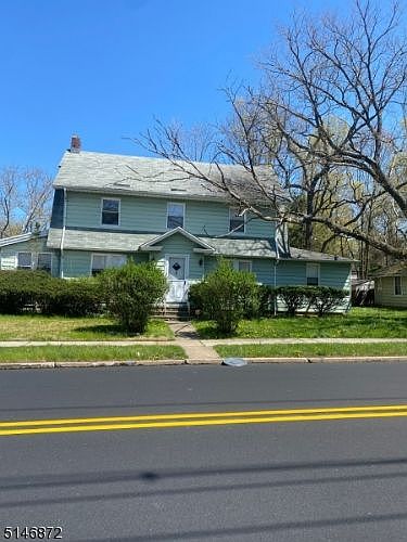 2nd image of 403 Locust St