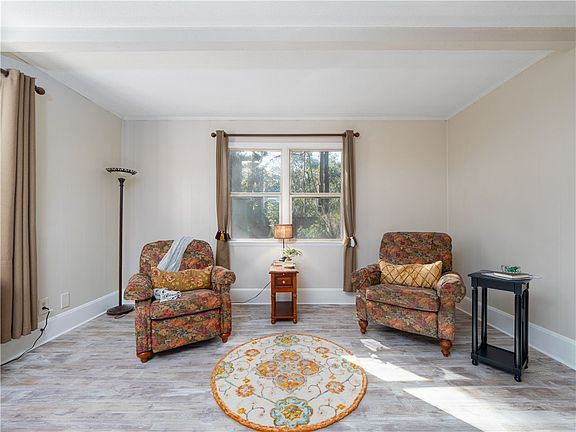 4th image of 111 Seminole Rd